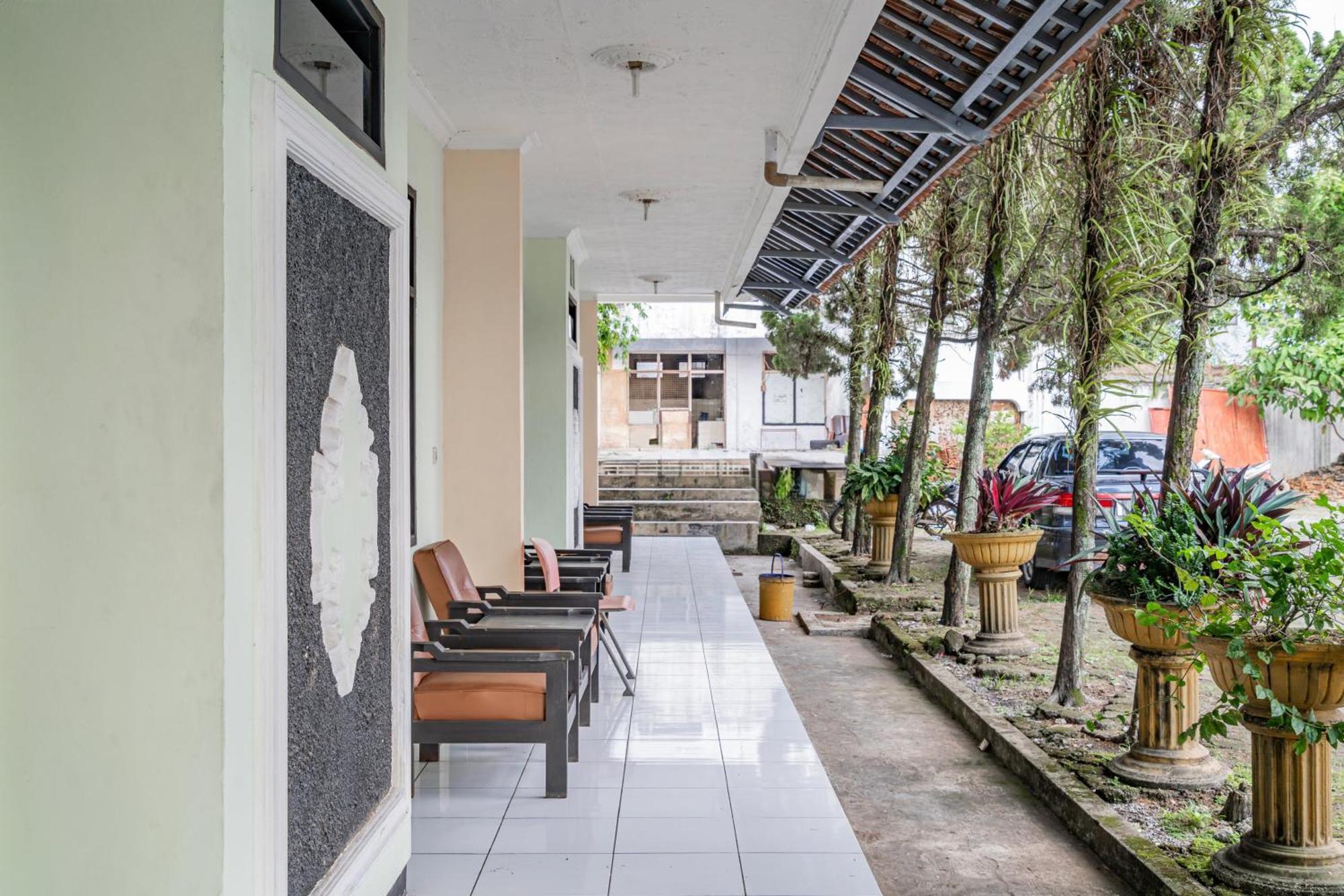 Collection O Tasikmalaya Near Stadium Wiradadaha Formerly Hotel Abadi Luaran gambar